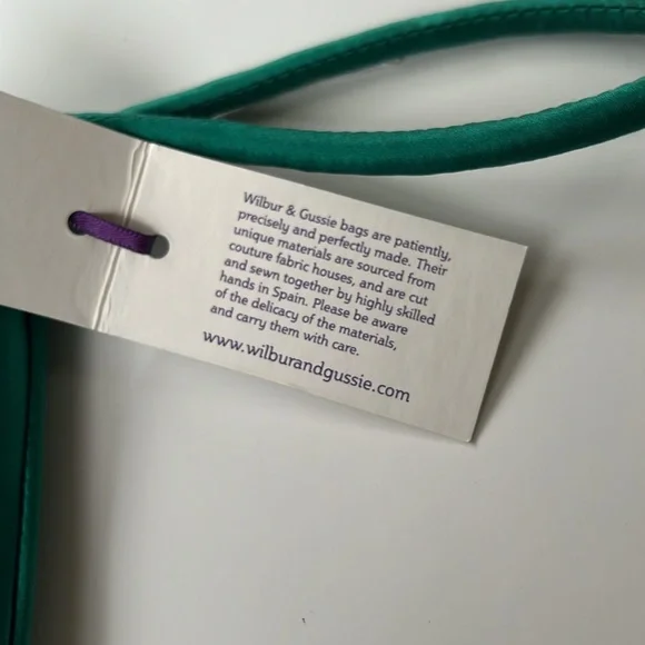 Clutch • Wilbur & Gussie from London • Green Satin w/ beautiful brooch • - Picture 8 of 9